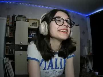 girl Sex Cams For Horny People with alodieherlan