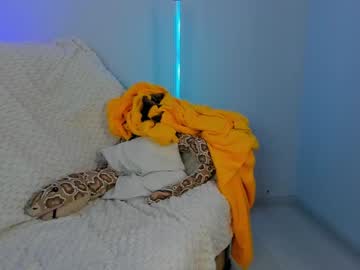 girl Sex Cams For Horny People with emmi_murrrr