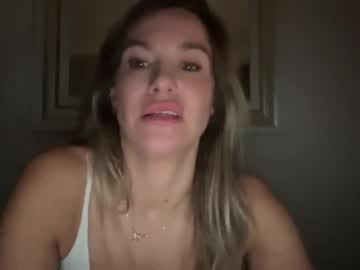 girl Sex Cams For Horny People with kellymaee