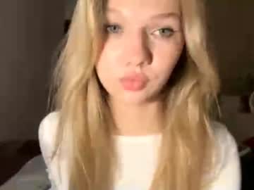 girl Sex Cams For Horny People with sultry_dreamer_4ever