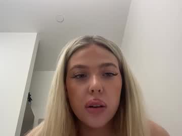 girl Sex Cams For Horny People with emabluee2