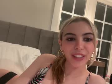girl Sex Cams For Horny People with katarinaaxoxo