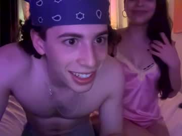 couple Sex Cams For Horny People with yaraandleo