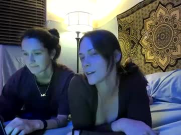 couple Sex Cams For Horny People with sillygirlsxx