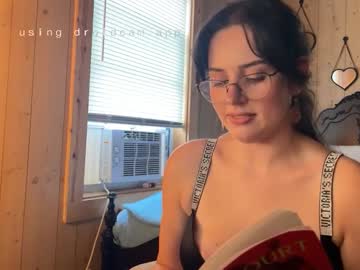 girl Sex Cams For Horny People with ariasilvermoon